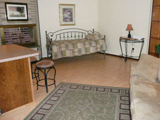 One Bedroom Apartment Sleeps 5
